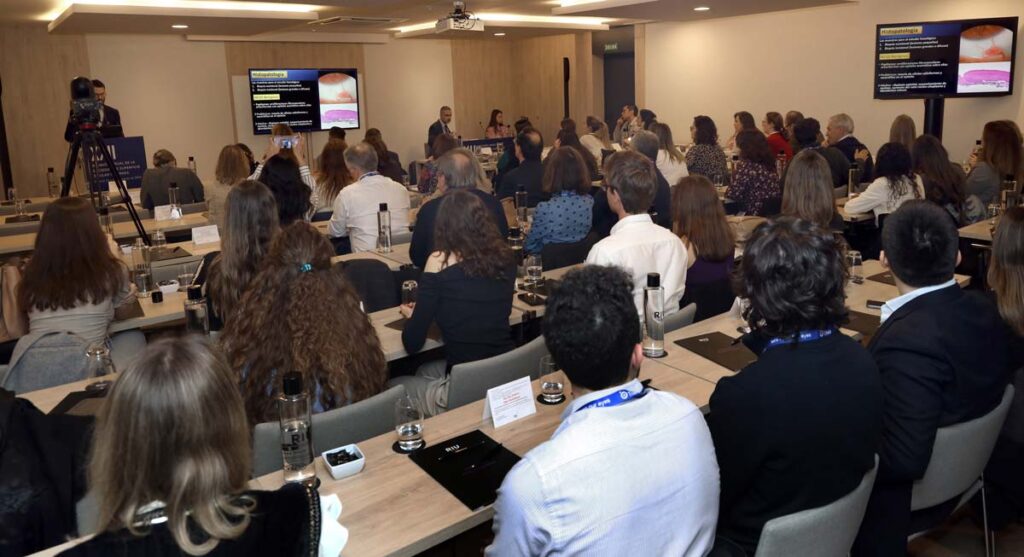 Panorámica de la sala durante el Curso Manejo de las Neoplasias