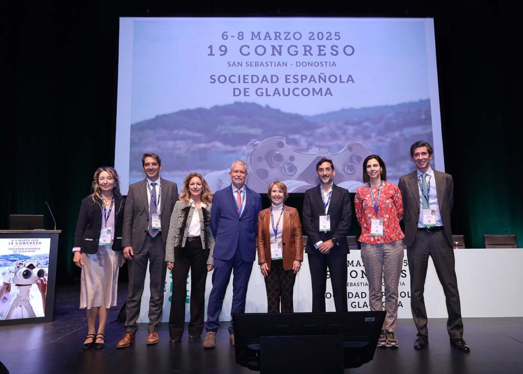 Integrantes de la Junta Directiva de la SEG en la Clausura del Congreso