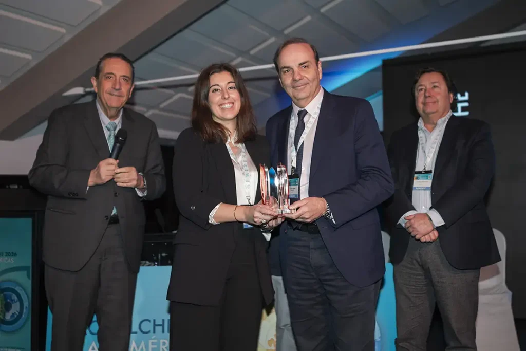 Premio Fernando Martínez Sanz – Dra. Pilar Pérez. En su ausencia, recoge el premio la Dra. Bárbara Burgos.