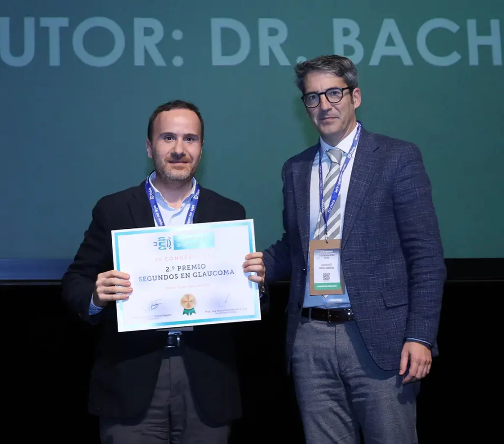 2.º Premio Segundos en Glaucoma.