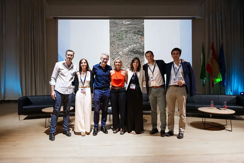 Foto de los integrantes de la Mesa Redonda Oficial. ¿Cuál es la técnica quirúrgica que te ha «cambiado» la vida en el manejo de una patología?