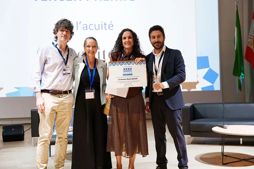 Foto de la ganadora del tercer premio de la Ruta SECOP, patrocinado por L’acuité.