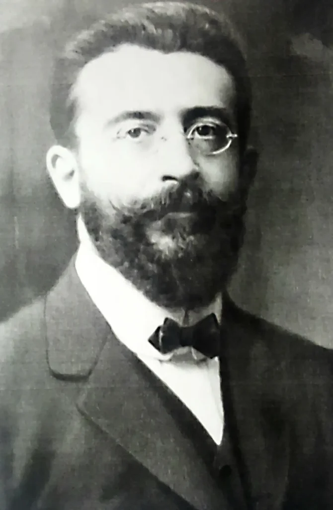Dr. Gálvez Ginachero.