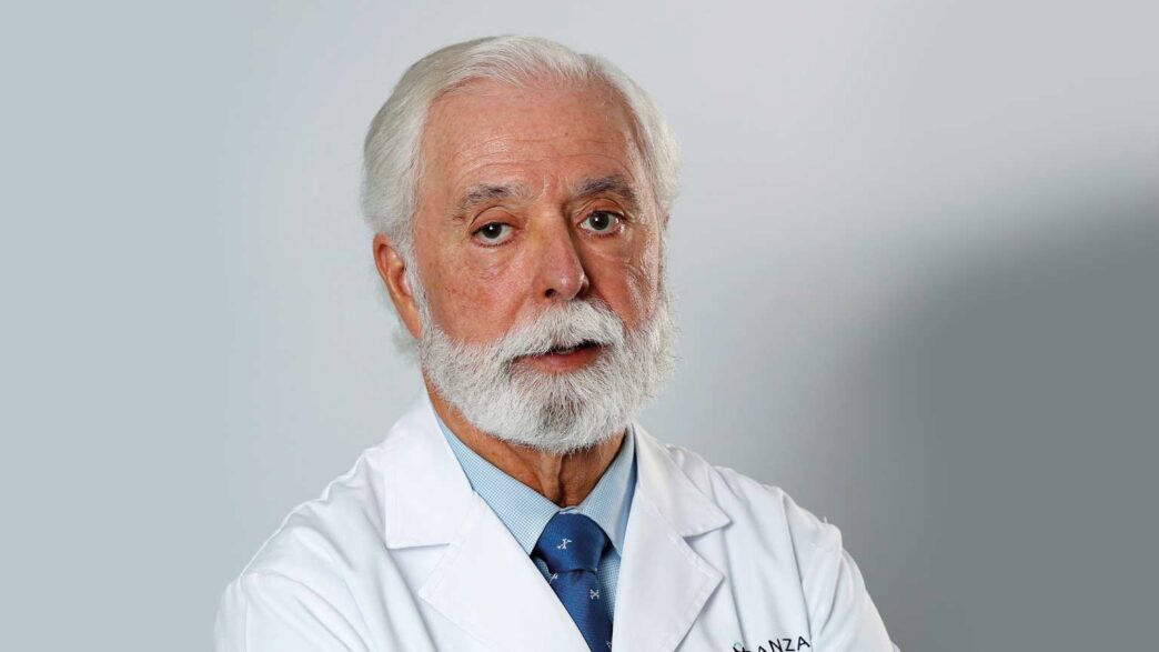 El Prof. Gómez-Ulla