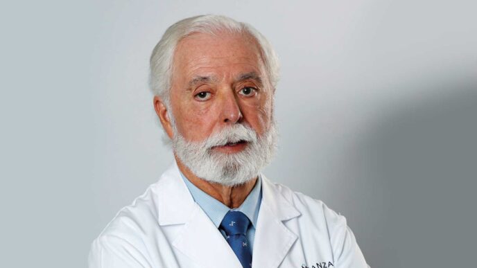 El Prof. Gómez-Ulla