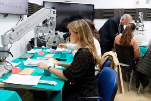 El alumnado pudo poner en práctica sus conocimientos en las instalaciones del Laboratorio de Simulación e Innovación de Alicante (SimIA) de ISABIAL