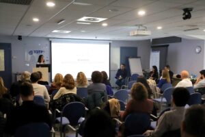 El evento incluyó diversas presentaciones y mesas redondas con oftalmólogos y expertos en Innovación.