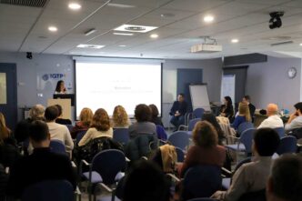 El evento incluyó diversas presentaciones y mesas redondas con oftalmólogos y expertos en Innovación.