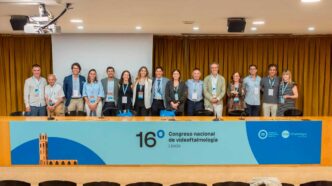 De izquierda a derecha: Dr. Guillem Ferreruela, Dr. Albano, Dr. Gonzalo García de Oteyza, Dra. Mireia Roca, Dr. Diego Castanera, Dra. Francesca Mayoral, Dra. Ana Lisa Carauni, Dr. Carlos Lázaro, Dra. Cristina Peris, Dr. Rafael Ferreruela, Dr. Miguel Giménez de la Linde, Dra. Carmen García-Franco, Dr. Gonzalo Roig, Dr. Fernando Gonzalez del Valle y Dra. Carolina Pallas.