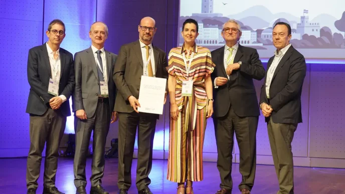 Entrega del diploma Menezo-Quintana 2026 al Dr. Juan Álvarez de Toledo Elizalde.
