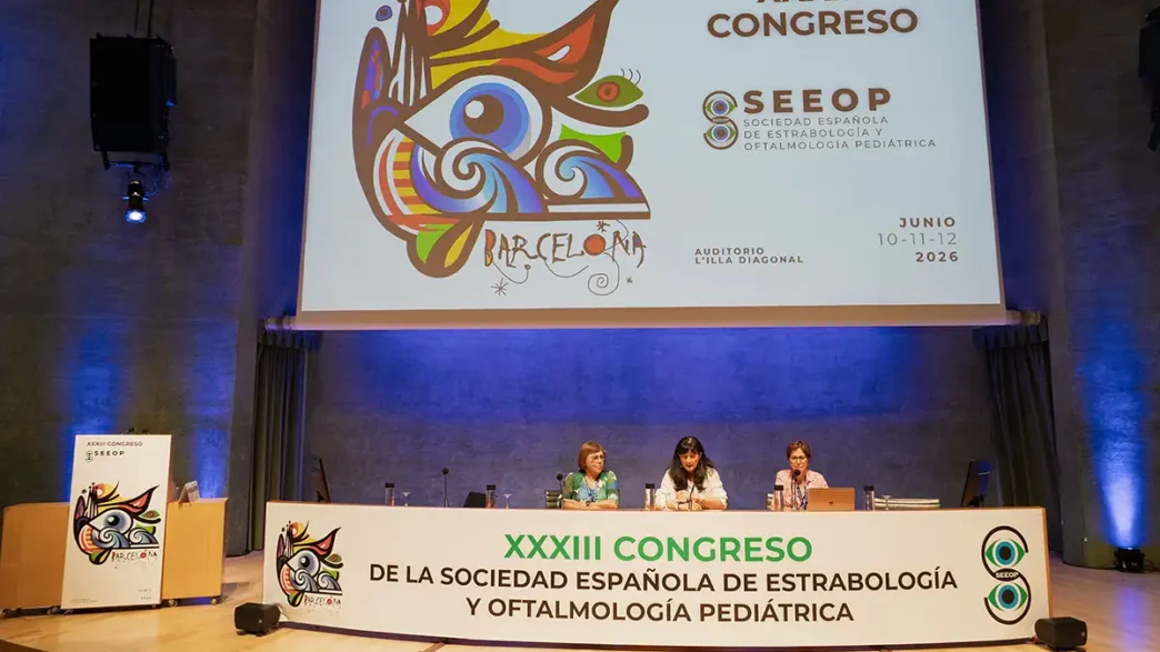 Inauguración del Congreso. De izda. a dcha. Dras. Alicia Galán, Pilar Merino y Noemí Roselló.