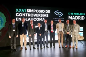 En la fotografía, varios de los protagonistas del Simposio: los Dres. Ignacio Rodríguez Uña, Iñaki Rodríguez Aguirretxe, Julián García Feijoo, Julián García Sánchez, José María Martínez de la Casa, José Luis Urcelay, Aritz Urcola, Francisco Goñi, y Francisco Muñoz Negrete.